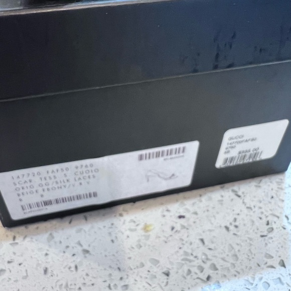 Gucci Vintage Beige & Black Heels with Signature Pattern Red Green Bows Size 8 - Picture 2 of 12